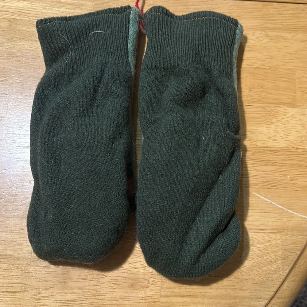 Handmade wool and fleece mittens - Picture 2 of 2